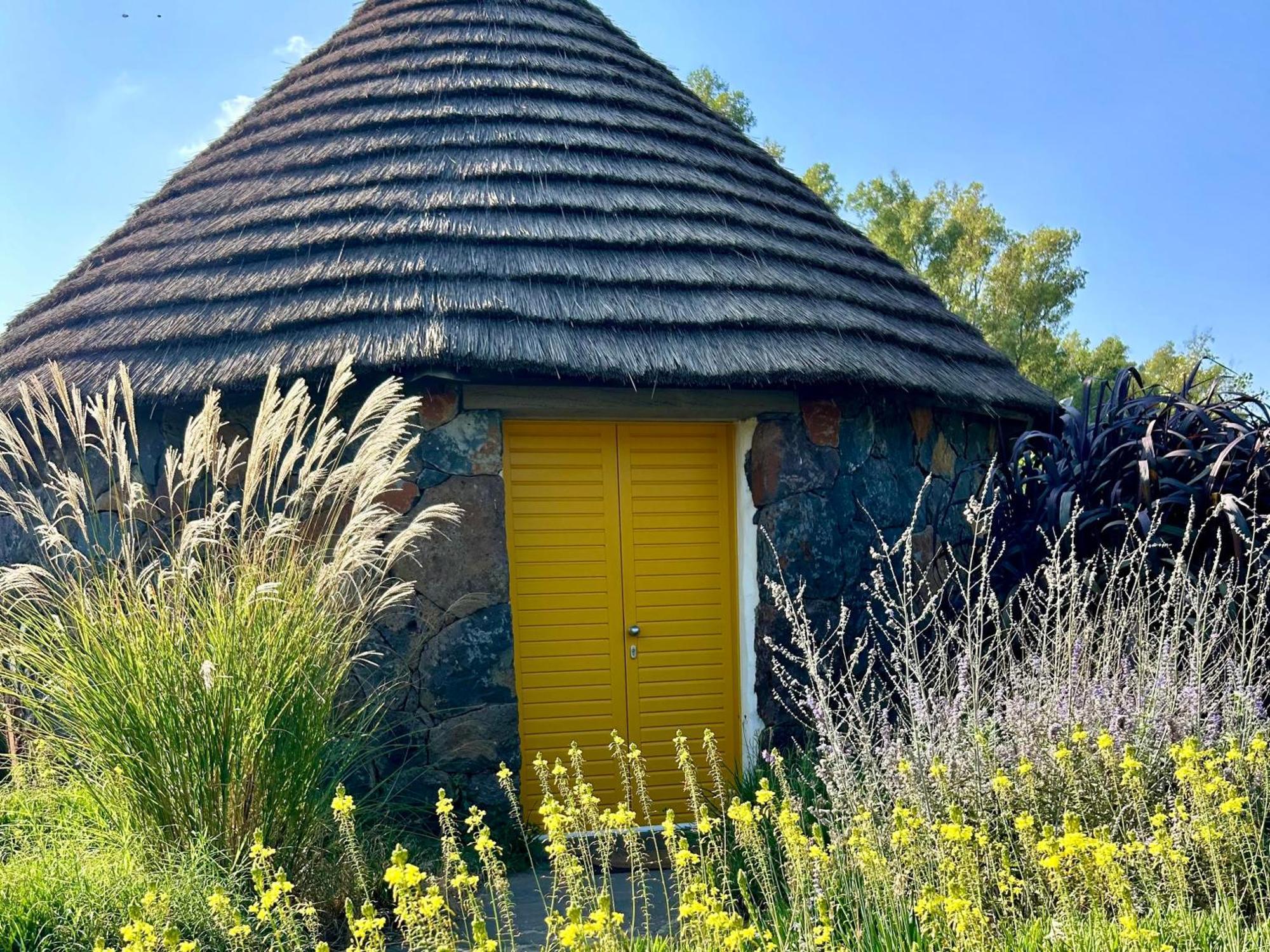 Is Cheas Wine Farm Boutique Hotel San Vero Milis Экстерьер фото